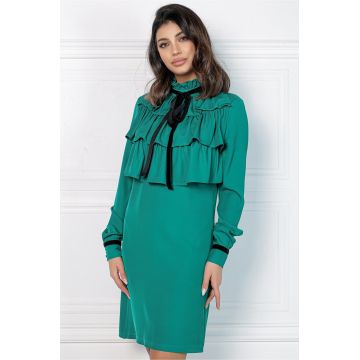 Rochie verde cu volane pe bust