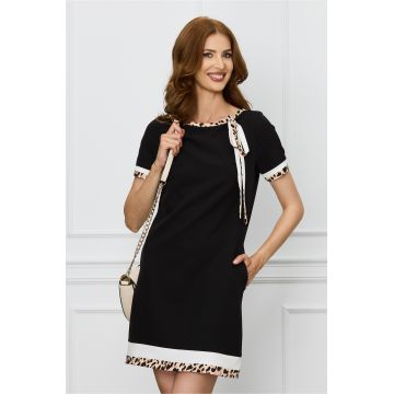 Rochie neagra cu buzunare si snur cu animal print la decolteu