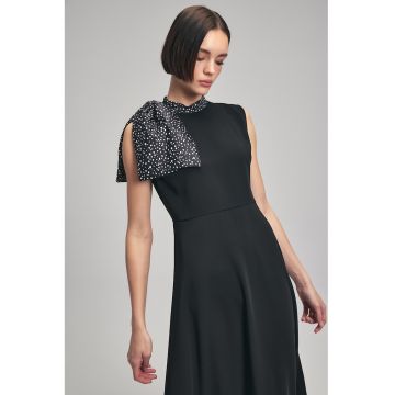 Rochie midi evazata cu funda supradimensionata