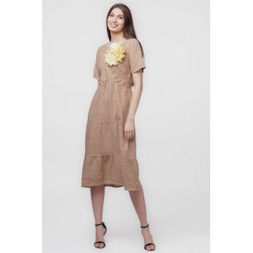 Rochie camel din in cu volane si bust petrecut