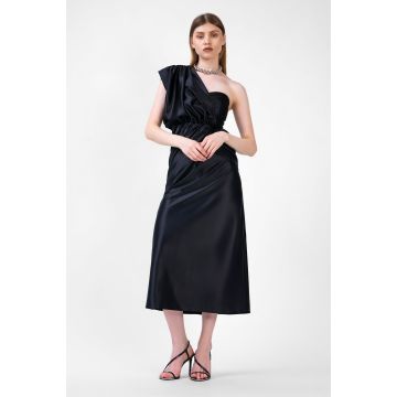 Rochie midi neagra cu un umar drapat