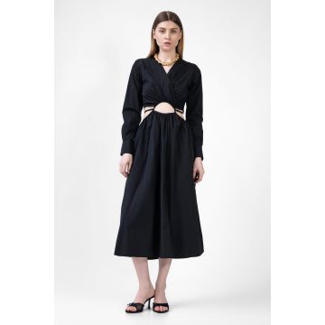 Rochie midi neagra cu decupaj in zona taliei