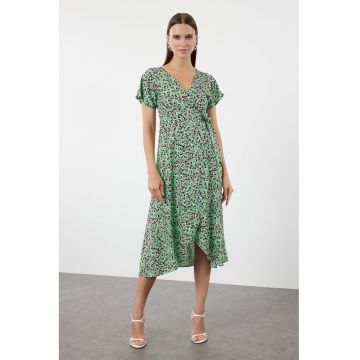 Rochie cu croiala petrecuta si imprimeu floral