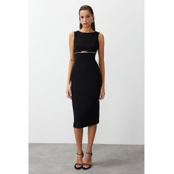 Rochie midi cambrata cu decupaj