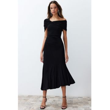 Rochie midi cu decolteu asimetric