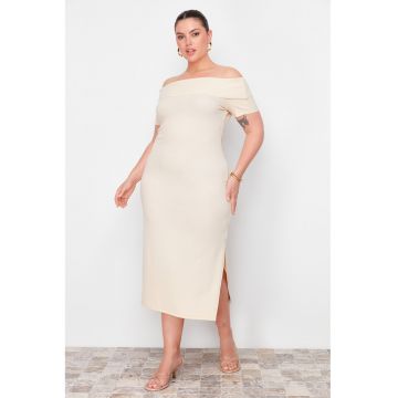 Rochie midi cu decolteu pe umeri si slit lateral