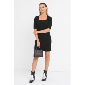 Rochie mini cu model torsade