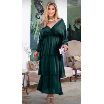 Rochie lunga suprapusa din matase, cu trei volane mari si maneca lunga, verde inchis