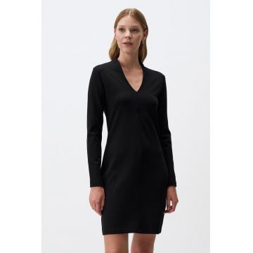 Rochie bodycon scurta cu decolteu in V