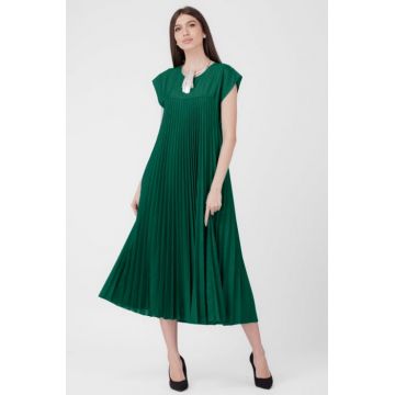 Rochie plisata A-line lunga, material fin si usor creponat, verde inchis