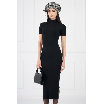 Rochie Maria neagra din tricot reiat cu maneci scurte