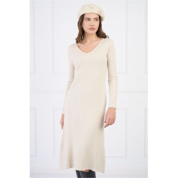 Rochie bej din tricot reiat evazata