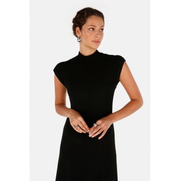 Rochie cu croiala in A si slit lateral