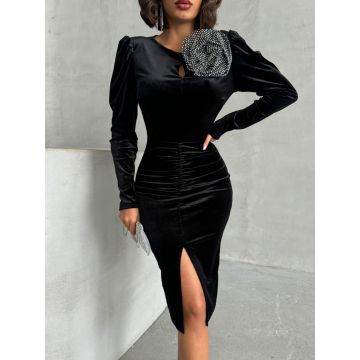 Rochie din catifea cu accesoriu pampon