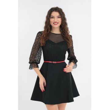 Rochie din dantela neagra si tafta