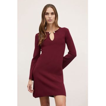 Rochie scurta cu lant decorativ