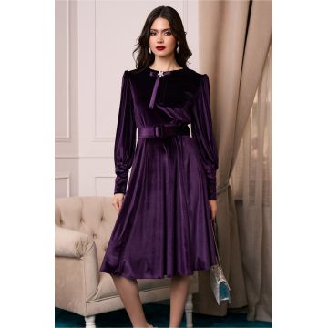 Rochie DY Fashion eleganta din catifea mov cu funda la decolteu si curea in talie