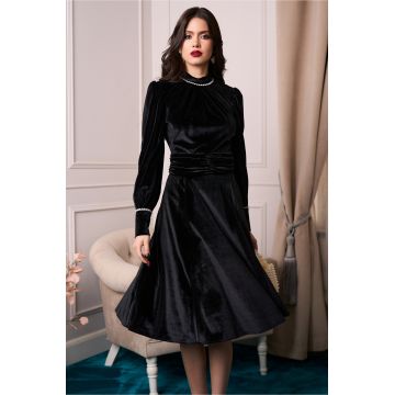 Rochie DY Fashion eleganta din catifea neagra cu perle la guler si mansete