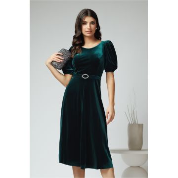 Rochie eleganta din catifea verde cu croi clos si curea in talie