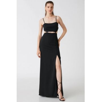 Rochie lunga cu decupaj si slit lateral