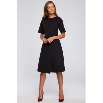 Rochie midi cu detaliu petrecut -