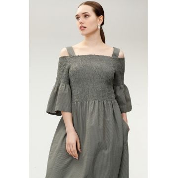 Rochie midi cu model in dungi