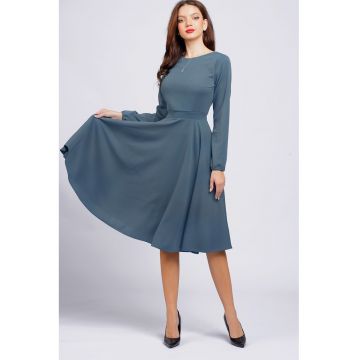 Rochie midi evazata cu decolteu barcuta