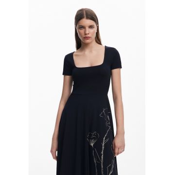 Rochie midi evazata cu decolteu rotund