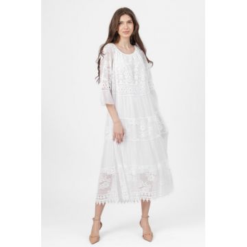 Rochie boho alba, lunga cu volane, din matase cu dantela