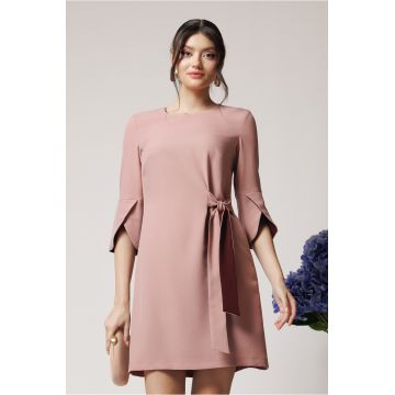 Rochie office din stofa roz cu nod in talie si detalii bordo