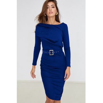 Rochie midi cu o curea asortata