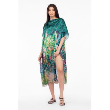 Rochie de plaja lunga tip poncho din matase cu imprimeu impresionist floral pe fond verde